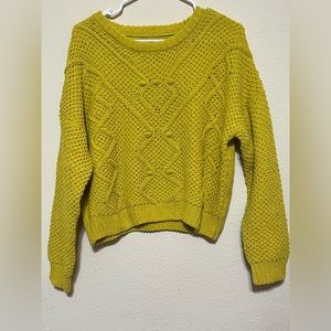 Pre-owned-Love Tree Green Cropped Pullover Sweater.